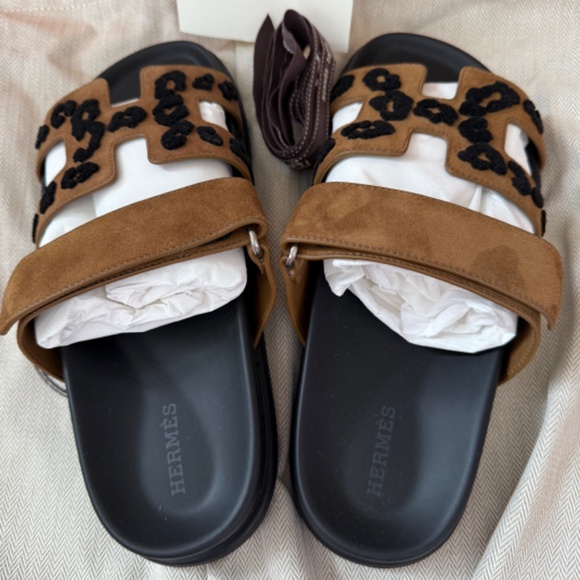 New HERMES CHYPRE WOMEN SANDALS Brown Suede Brun Fumé / Noir Leopard SIZE 37/ 7 - Picture 2 of 7